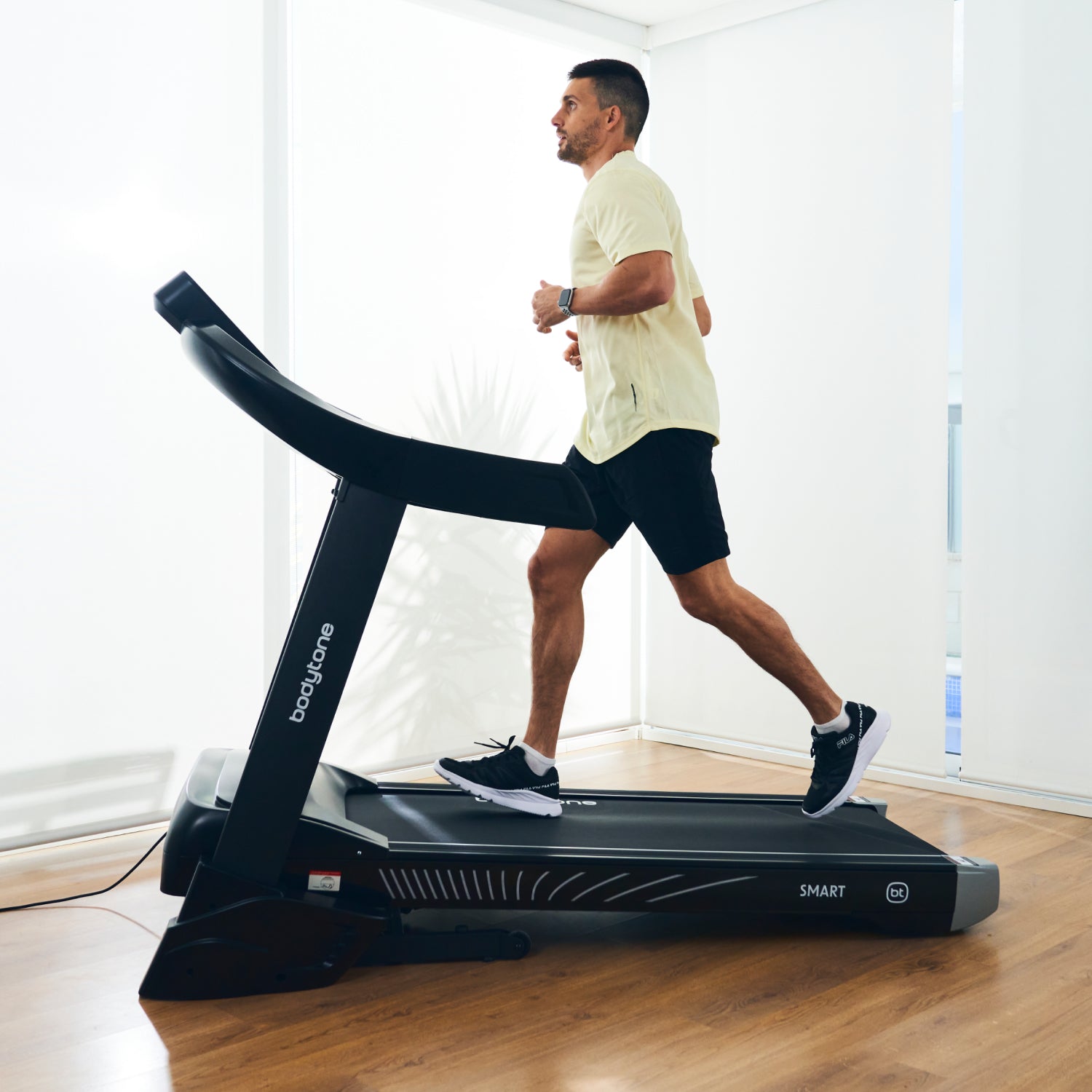 Bodytone Active Run 600 Smart Screen loopband - met entertainment console