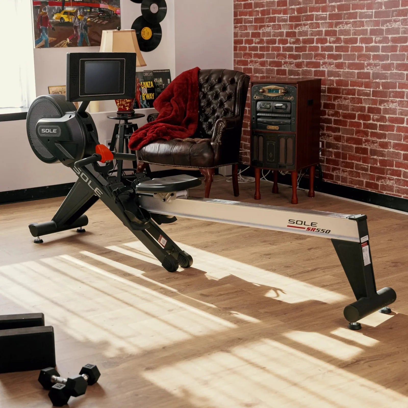 Sole Fitness SR550 roeitrainer met touchscreen entertainment scherm