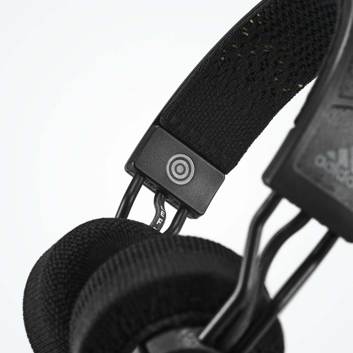 Adidas RPT-02 SOL - Draadloze on-ear sportkoptelefoon - zelfopladend d.m.v. (zon)licht
