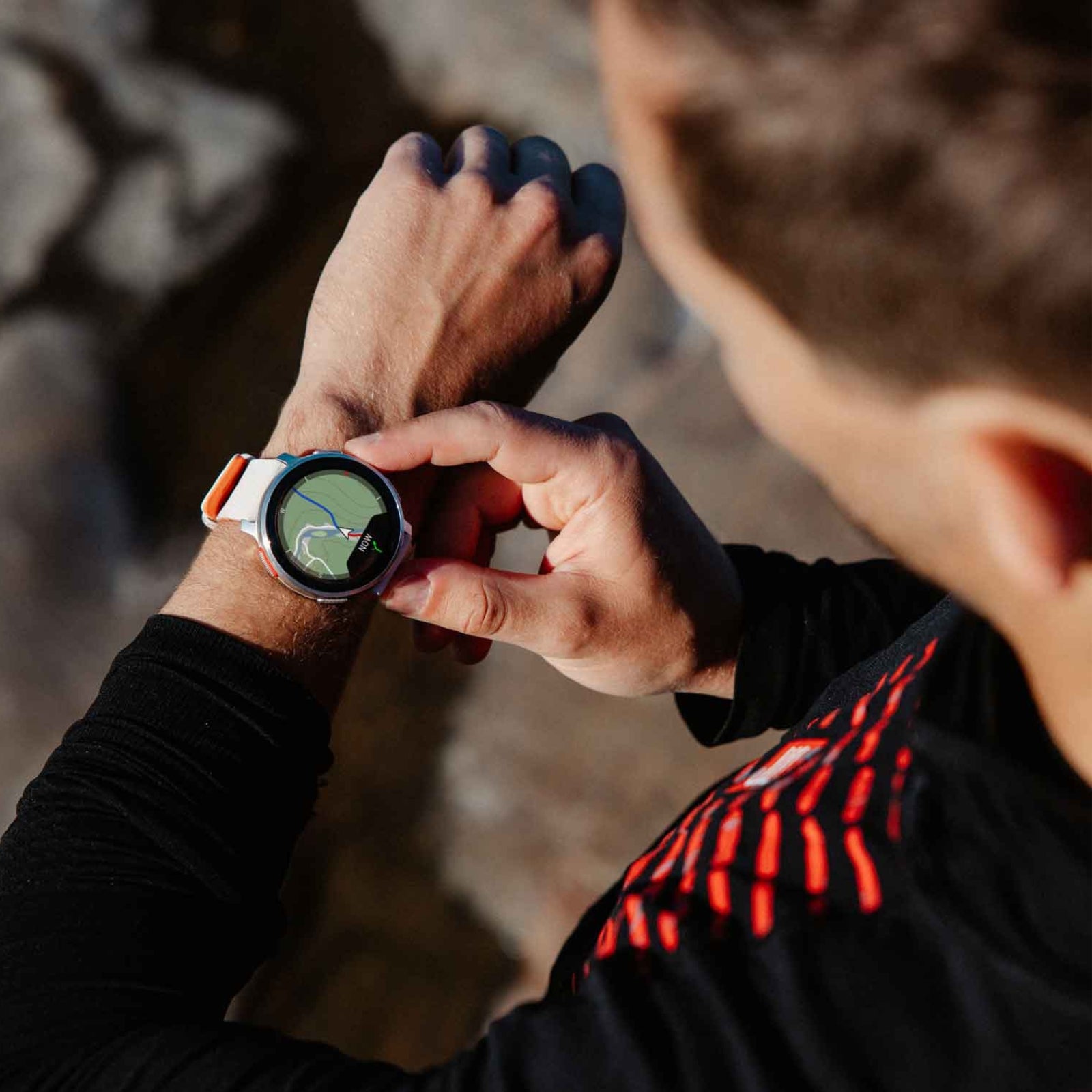 Polar Vantage V3 Sunrise Apricot Premium Multisporthorloge S-L - Wit