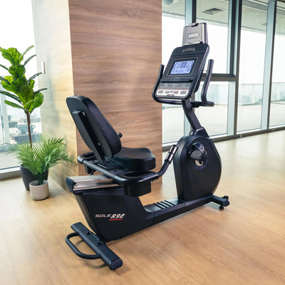 Vélo semi-allongé Sole Fitness R92