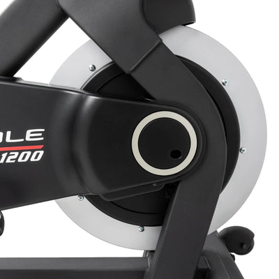 Vélo d’appartement Sole Fitness SB1200 avec écran tactile multimédia