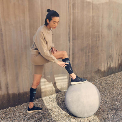 2x Therabody RecoveryPulse Calf (Medium) - Compression Sleeve Set - Herstel & rust voor de kuiten