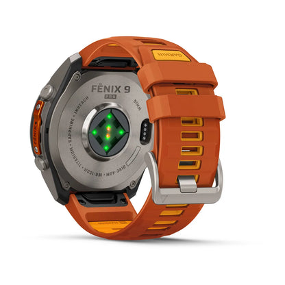 Garmin fēnix® 9 Pro inReach® (51 mm) - Titanium met siliconen band in Autumn Orange/Spark Orange