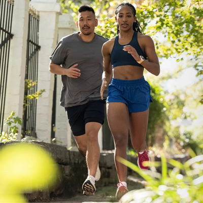 Garmin Forerunner 570 (47mm) noir - Montre connectée haut de gamme pour la course à pied avec écran AMOLED