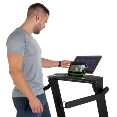 Hammer Q. Vadis 10.0 treadmill with 15.6" TFT touchscreen 