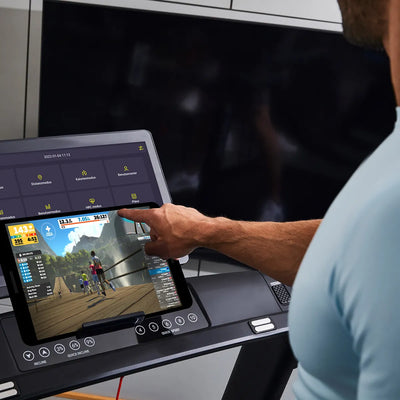 Hammer Q. Vadis 10.0 treadmill with 15.6" TFT touchscreen 